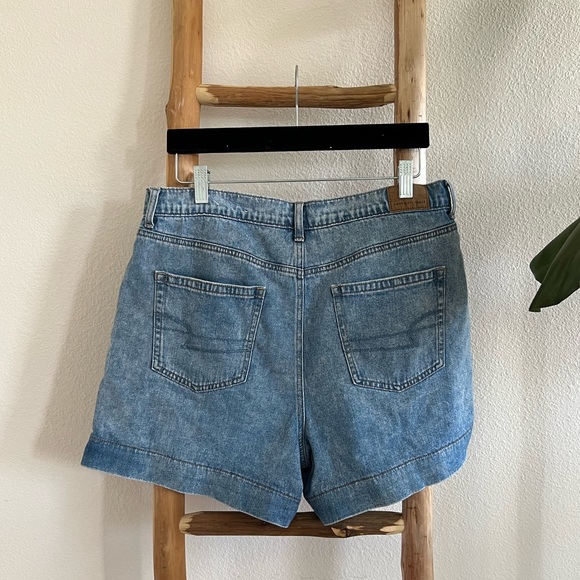 SOLD American Eagle Outfitters High Rise Denim 90s Style Mom Shorts - Picture 5 of 6